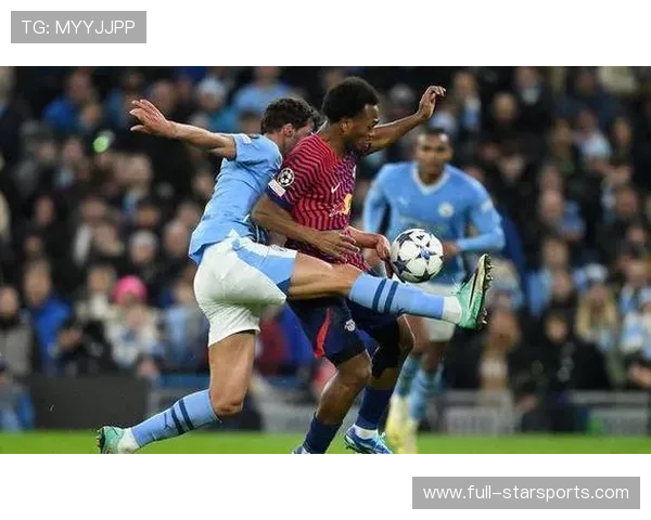 曼城细腻脚法助力突破防线，展现绝佳球技